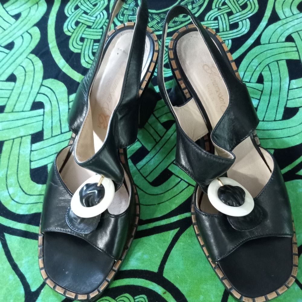 Vintage 1990s Francesca Italian shoes - Picture 2 of 12